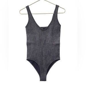 Aura Gray ribbed bodysuit